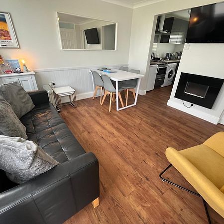 Beachcomber, Sunbeach, Scratby - Two Bed Chalet, Sleeps 4, Free Wi-Fi, Free Club Passes, Free Swimming And Pet Friendly Exterior photo